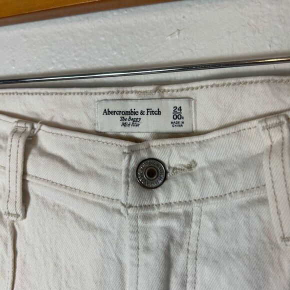Abercrombie and Fitch, the baggy mid rise, off-white denim jean size 24 ￼ - Picture 4 of 7